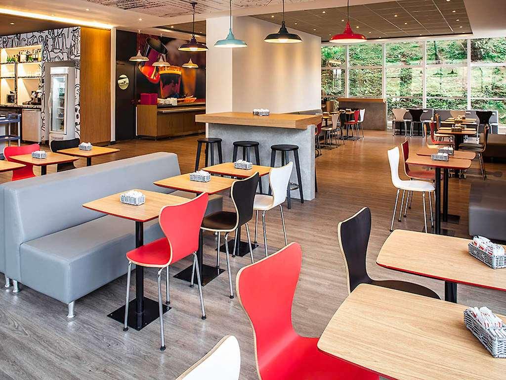 宜必思居兹佛拉酒店 尤西德福拉 餐厅 照片